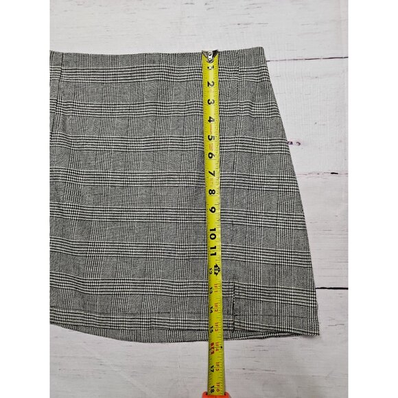 JOHN GALT S BLACK WHITE HOUNDSTOOTH SLIT FRONT SHORT SKIRT - Picture 4 of 16